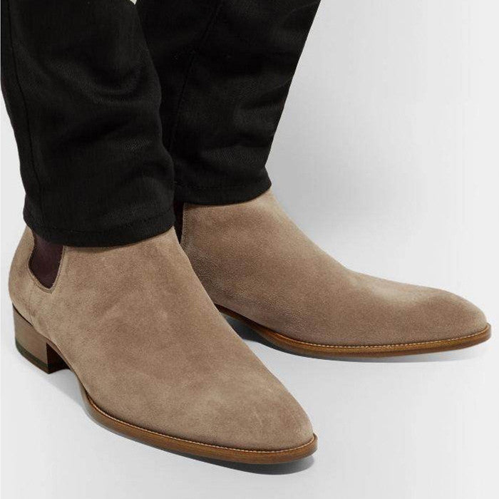 Botas Martin bajas de cuero nobuck con punta para hombre