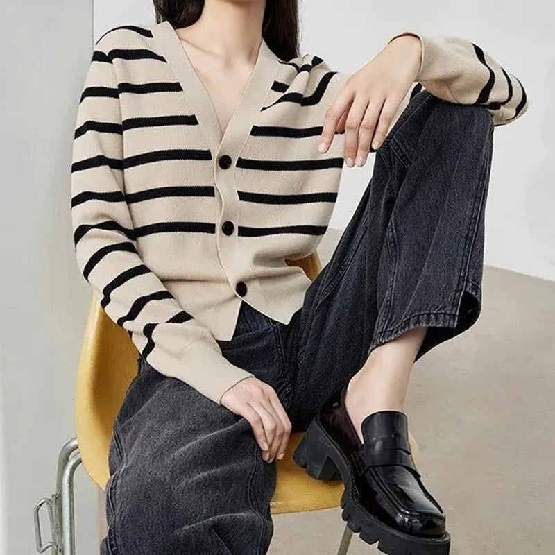 Single Row Three Buckle Stripe Women's Knitwear New V-neck Sweater Coat