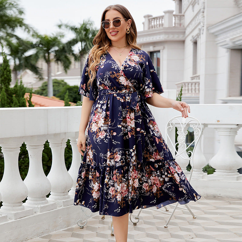 Vestido de verano de talla grande con escote en V y estampado azul oscuro