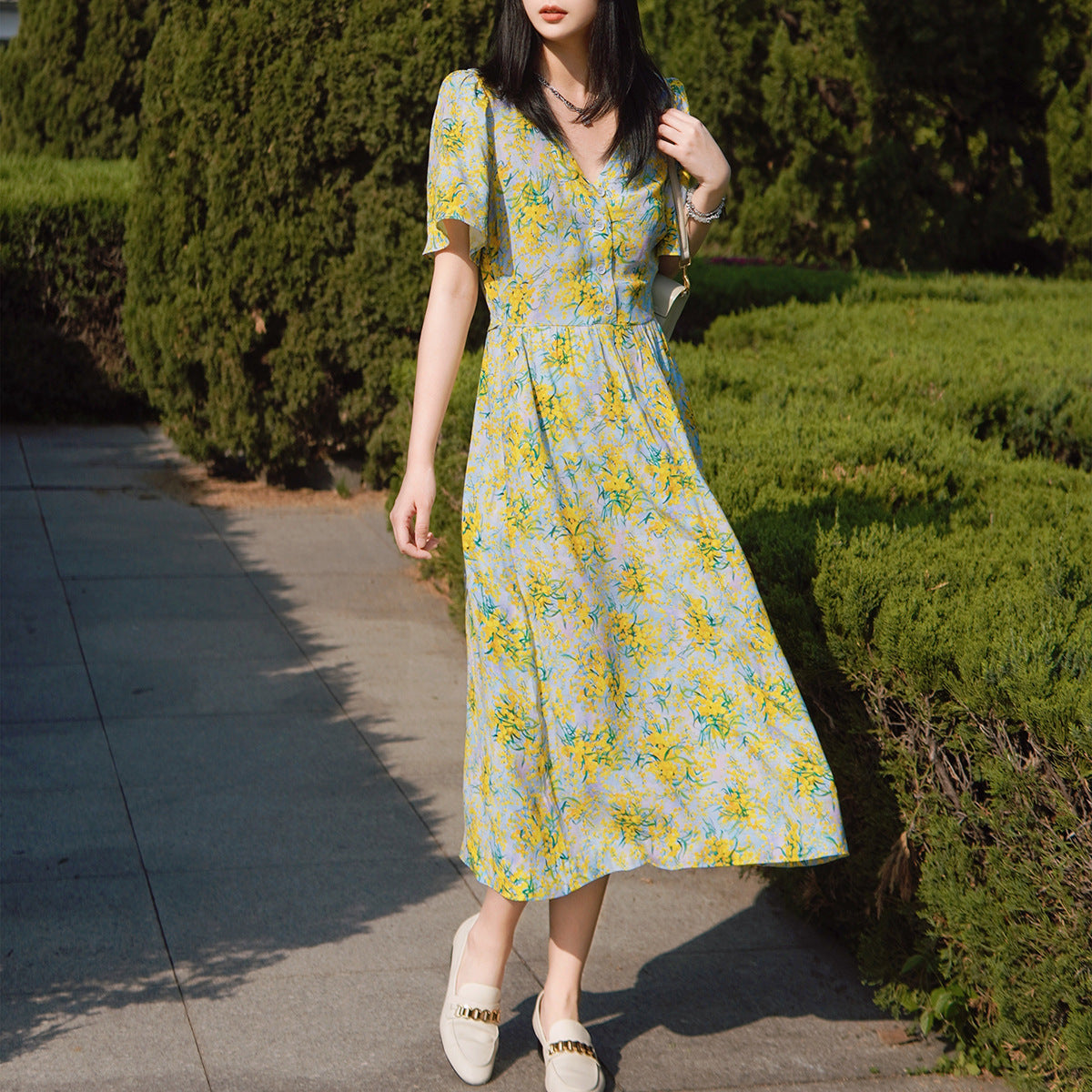 Vestido largo floral con cuello en V primavera y verano